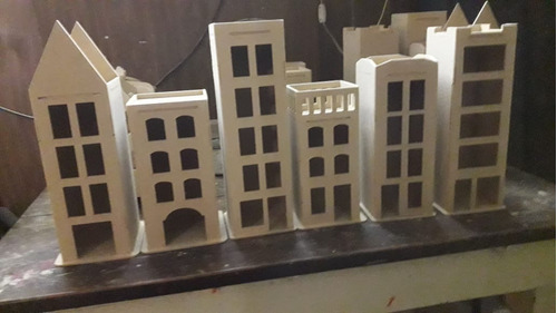 Maqueta Edificios X 3 En 30 Cm De Alto, 10 X 10. En Fibro