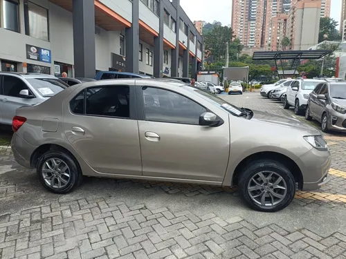 Renault Logan 1.6 Privilege / Intens