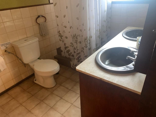 Casa En Venta De 5 Dorm. En Olmué
