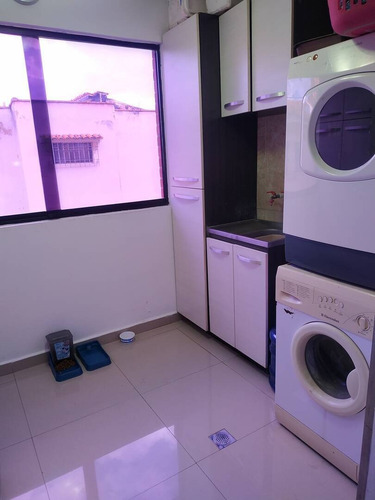 Townhouse En Venta En Exclusivo Conjunto En El Parral, Sólo 4 Familias. Mr