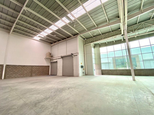Renta Naves Industriales (455m2) | Parque Industrial | Carr. Qro Mex | $40mil