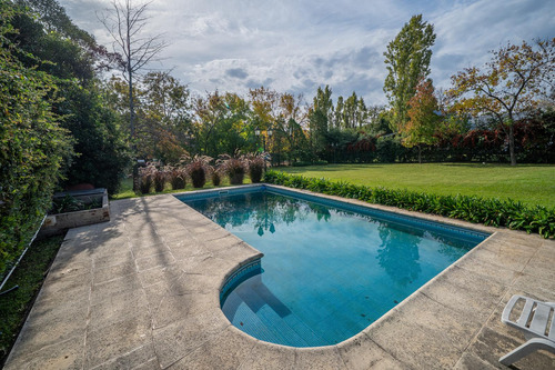 Venta Casa En Bella Vista En Barrio Cerrado