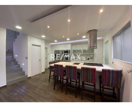 Imagen 2 de 10 de Hermoso Townhouse Lleno De Lujo Y Comodidad Res. Rincon Gardens. Código 149578