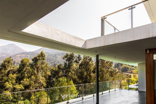 Espectacular Casa En Lo Curro Venta De 6 Dorm. En Vitacura