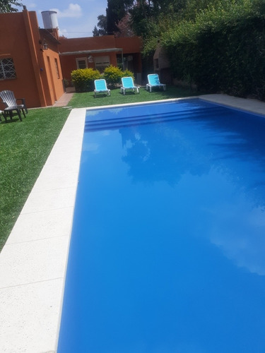 Imagen 3 de 14 de Alquiler De Casa Tipo Quinta Con Pileta , Hospedaje Temporal