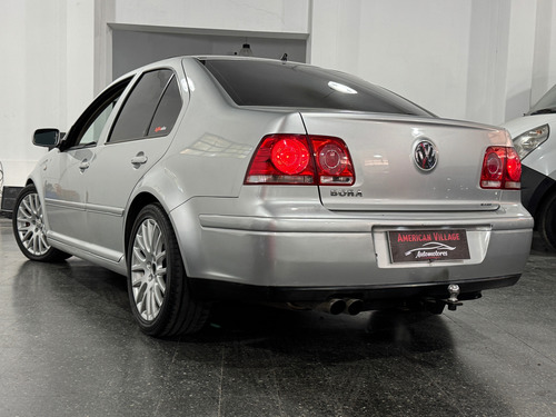 Volkswagen Bora 1.8 Highline T 180cv Cuero
