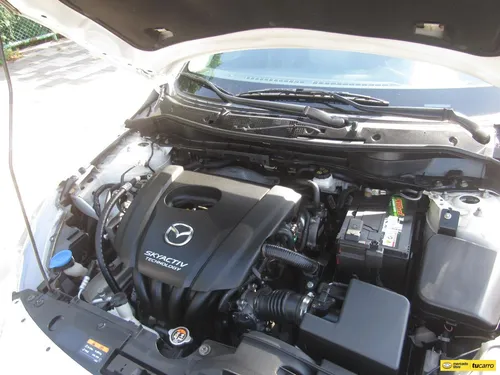 Mazda 2 1.5 Touring Sedan