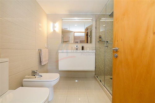 Departamento En Venta De 2 Dorm. En Las Condes