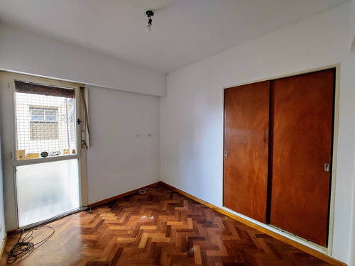 Departamento En Alquiler Con Cochera En Flores