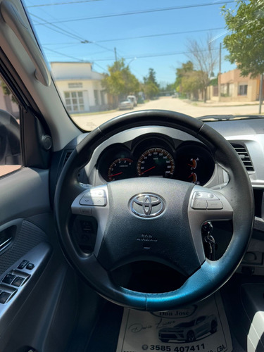 Toyota Hilux Srv 4x2 Manual