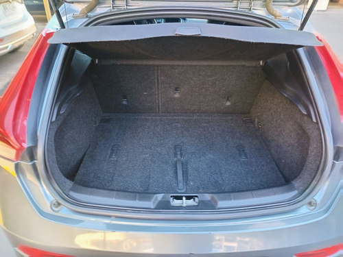 Volvo V40 T5 R-desing