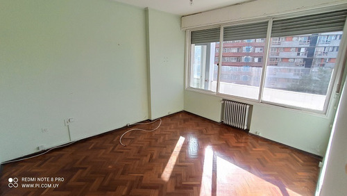 Venta Apartamento Aguada 2 Dormitorios Y Servicio Completo.