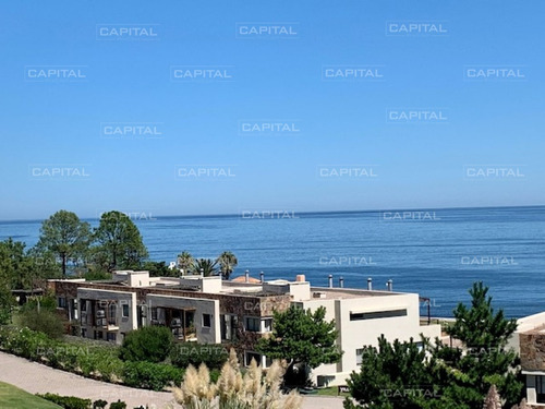 Venta De Apartamento De Dos Dormitorios Con La Mejor Vista Hacia El Atardecer, Punta Ballena- Ref: 30673