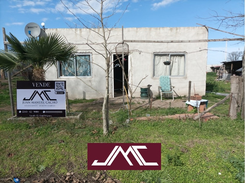 Casa A Acondicionar Sobre Amplio Terreno En Esquina En Chas