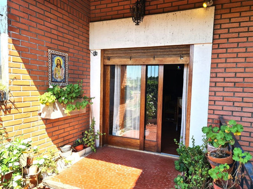 Chalet Estilo Español 5 Amb. En Piñeyro-avellaneda