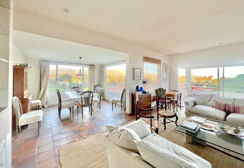 Oportunidad Gran Casa A Pasos De La Playa En Venta, Cachagua