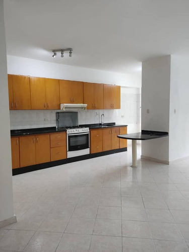 Apartamento En Alquiler En Valle Blanco. Celimar Solorzano