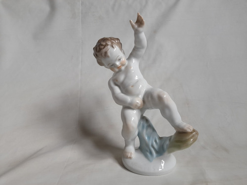 Figura De Porcelana Herend, Hungary, Puttino, Niño Desnudo