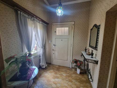 Casa En Venta 4 Amb Con Jardín Y Pileta. Padua