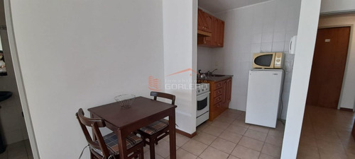 Imagen 7 de 11 de Apartamento En Venta Con Garage En Punta Del Este, Península