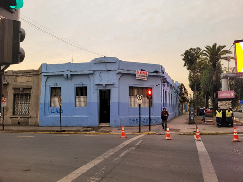 Propiedad Comercial Ubicada En Esquina - Zonificación C-1 