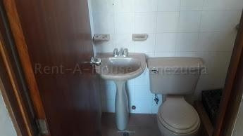 Imagen 5 de 14 de Casa Residencial Cercana A Juangriego Isla De Margarita 22-15776