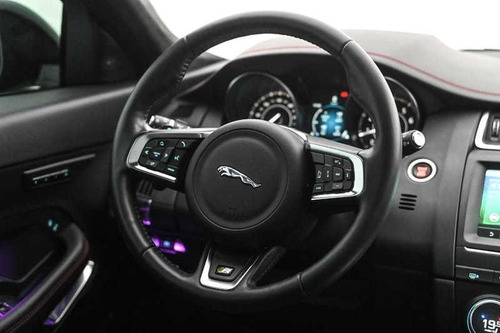 Imagem 7 de 15 de Jaguar E-pace First Edition 2.0 Awd 249cv C/teto Aut./2