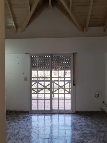 Alquiler De Dúplex En Barrio Los Robles