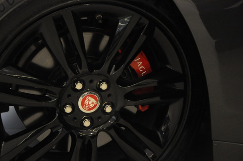 Imagem 9 de 15 de Jaguar Xe - 2.0 16v Si4 Turbo Gasolina R-sport