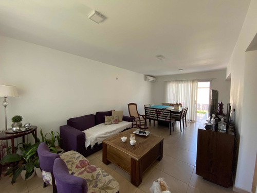 Imagen 2 de 16 de Vendo Duplex 3dorm. Con Pileta Greenville 2