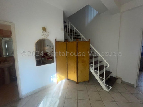 Anexo Super Cómodo En Alquiler, En Las Palmas. Mls #24-28795 Ch.