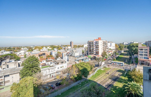 Penthouse Único En Haedo Con Terraza Y Cochera