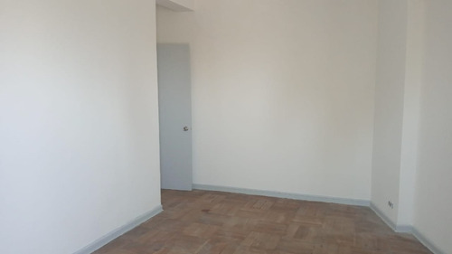 Imagen 28 de 29 de Amplio Departamento De 4 Dormitorios En Centro De Santiago