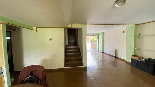 Casa En Venta - 4 Dormitorios 3 Baños - Cocheras - 234mts2 - Mar Del Plata