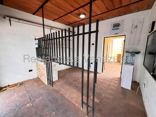 En Venta Terreno Con Locales En Santa Rosa, Maracay (jbra)