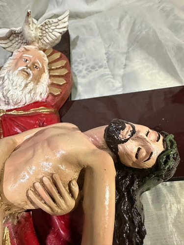 Cruz De La Piedad Trinidad 77cms Resina Bendecida Cc Marrón