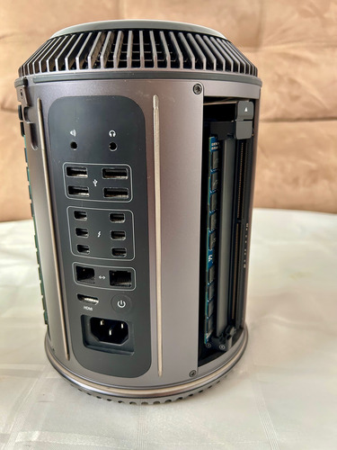 Mac Pro Xeon E5 12-core 2.7ghz - 64gb Ram - 2tb Ssd (Usado)