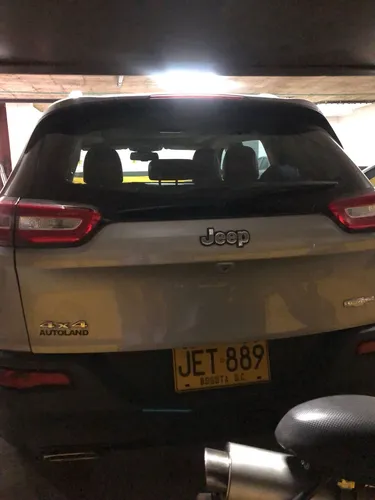 Jeep Cherokee 3.2 Longitude Plus