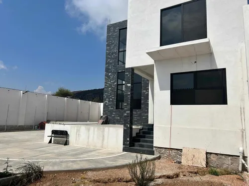Casa Grande Tipo Minimalista