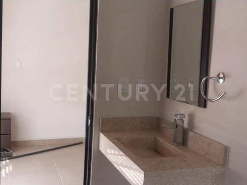 Venta De Casa En Residencial De Morelos, Cocoyoc