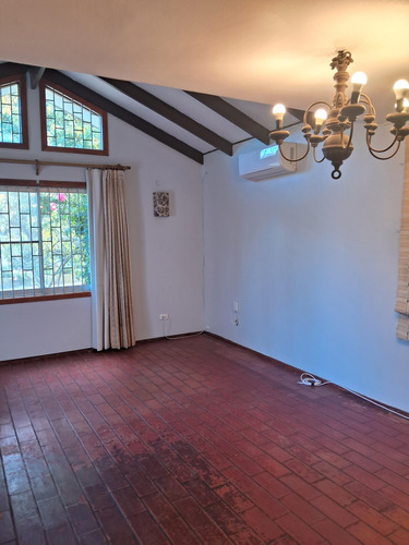 Se Arrienda Casa Con Patio Y Almendros En Producción En Sec