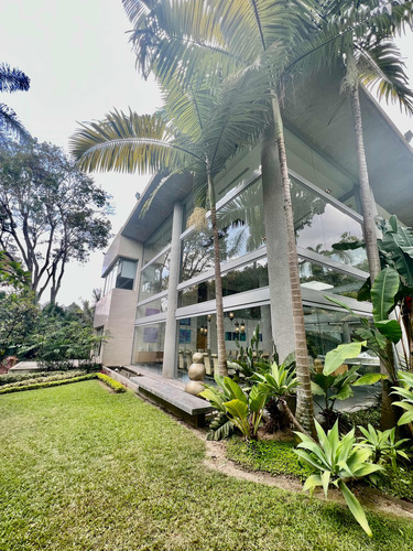 Se Vende Qta Country Club 5h/3s/12b/20p/piscina/