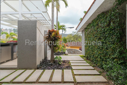 Se Ofrece En Venta Espectacular Y Hermosa Casa Quinta Ubicada En Los Geranios En El Hatillo