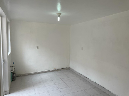 Excelente Oportunidad!!! Casa En Venta En Viveros Del Valle A Dos Minutos De Los Bastones