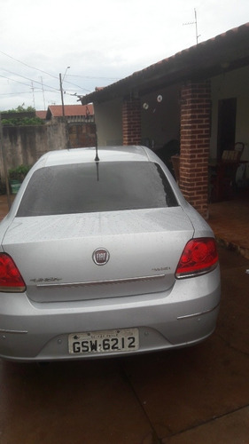 Fiat Linea 2012 1.8 16v Essence Flex 4p