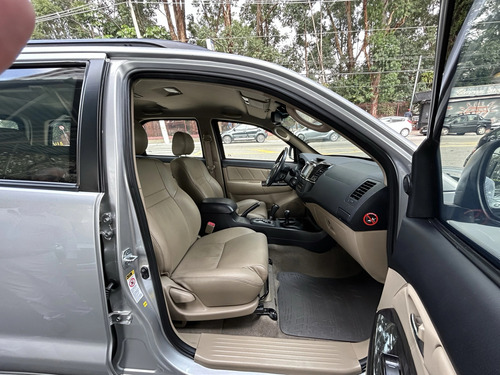 Toyota Hilux SW4 3.0 Srv 5l 4x4 Aut. 5p