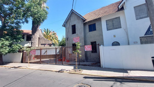 Casa En Venta De 5 Dorm. En Providencia