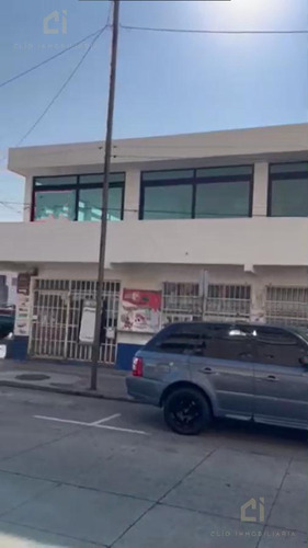 Edificio En Renta En El Centro De Veracruz, Es De Plantas Y Cuenta Con Baños Para Dama Y Cablleros