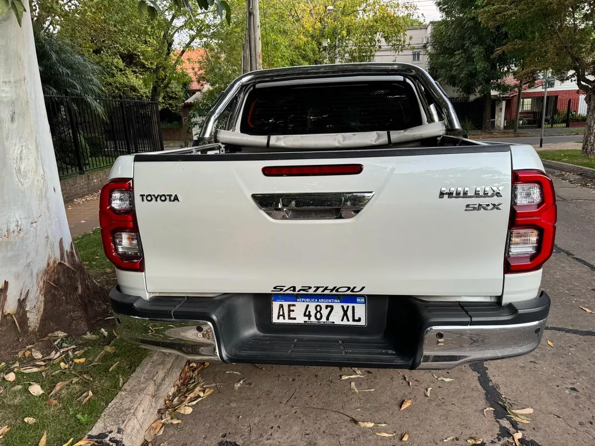 Toyota Hilux 2.8 Cd Srx 177cv 4x2 At