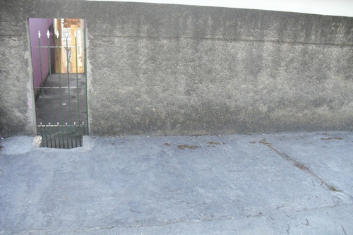 Imagem 2 de 8 de Exscelente 2 Casas Com 2 Quartos 2 Vagas Na Av. Salamanca - 1019